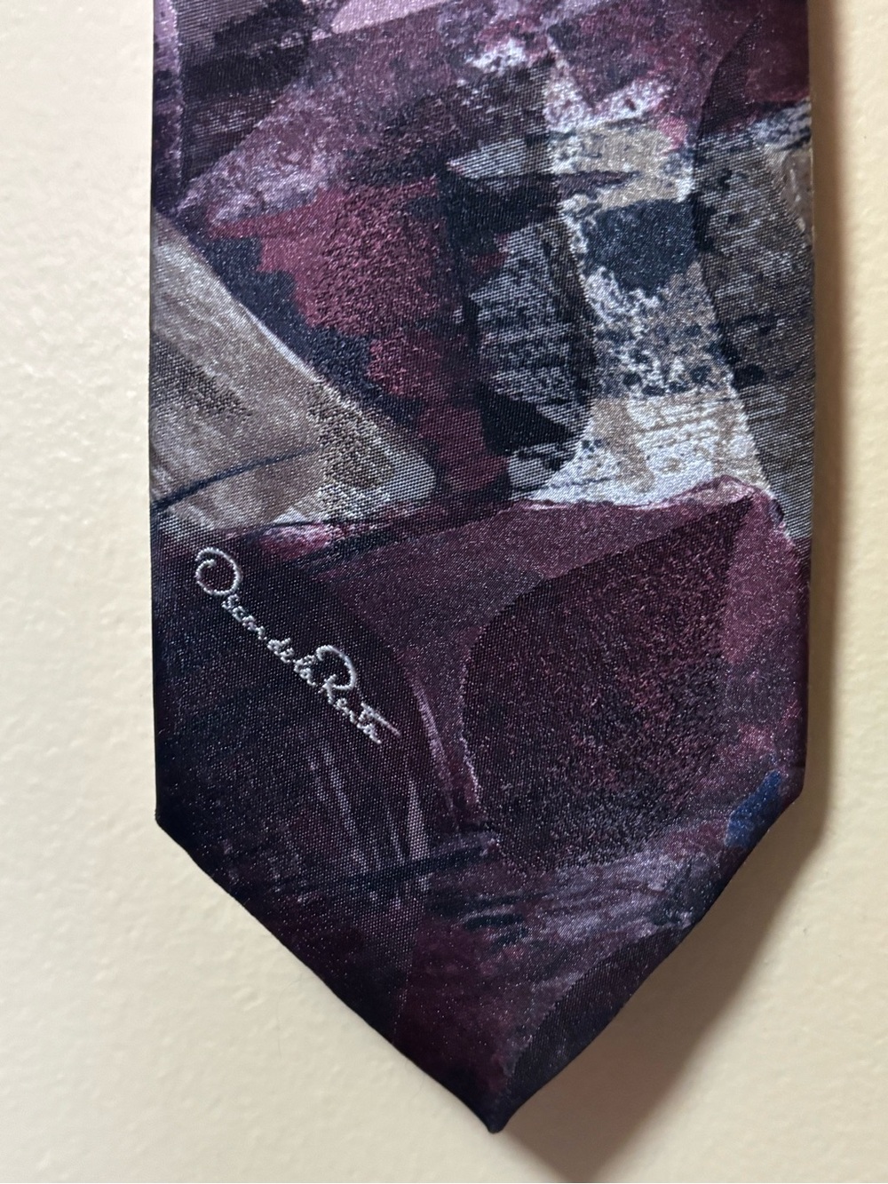 Oscar de la Renta Plum, Black and Cream Abstract Tie
